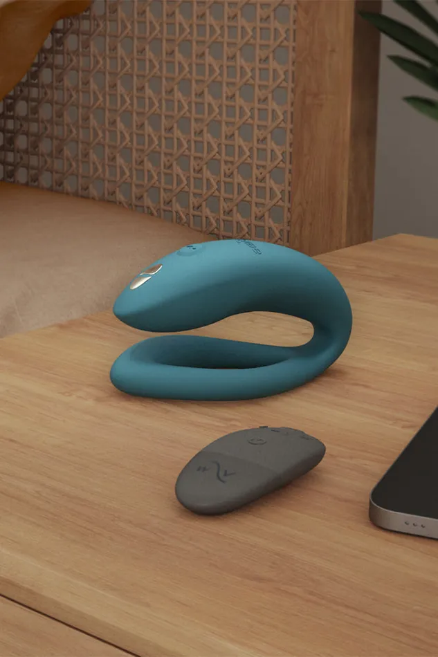 WeVibe Vibrators WeVibe Sync O Adjustable Dual Couples Vibrator Green Velvet
